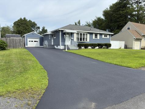 21 Huckleberry Lane Albany NY 12205