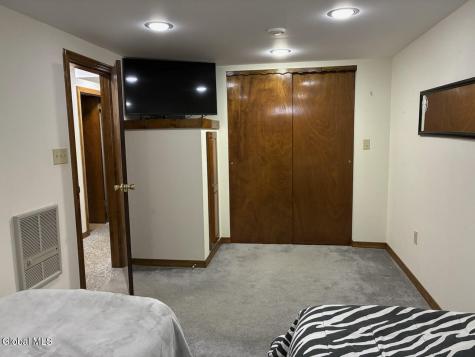 21 Huckleberry Lane Albany NY 12205