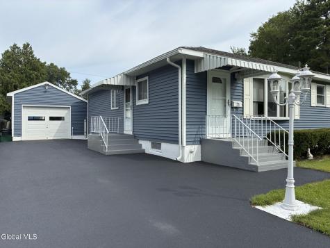 21 Huckleberry Lane Albany NY 12205