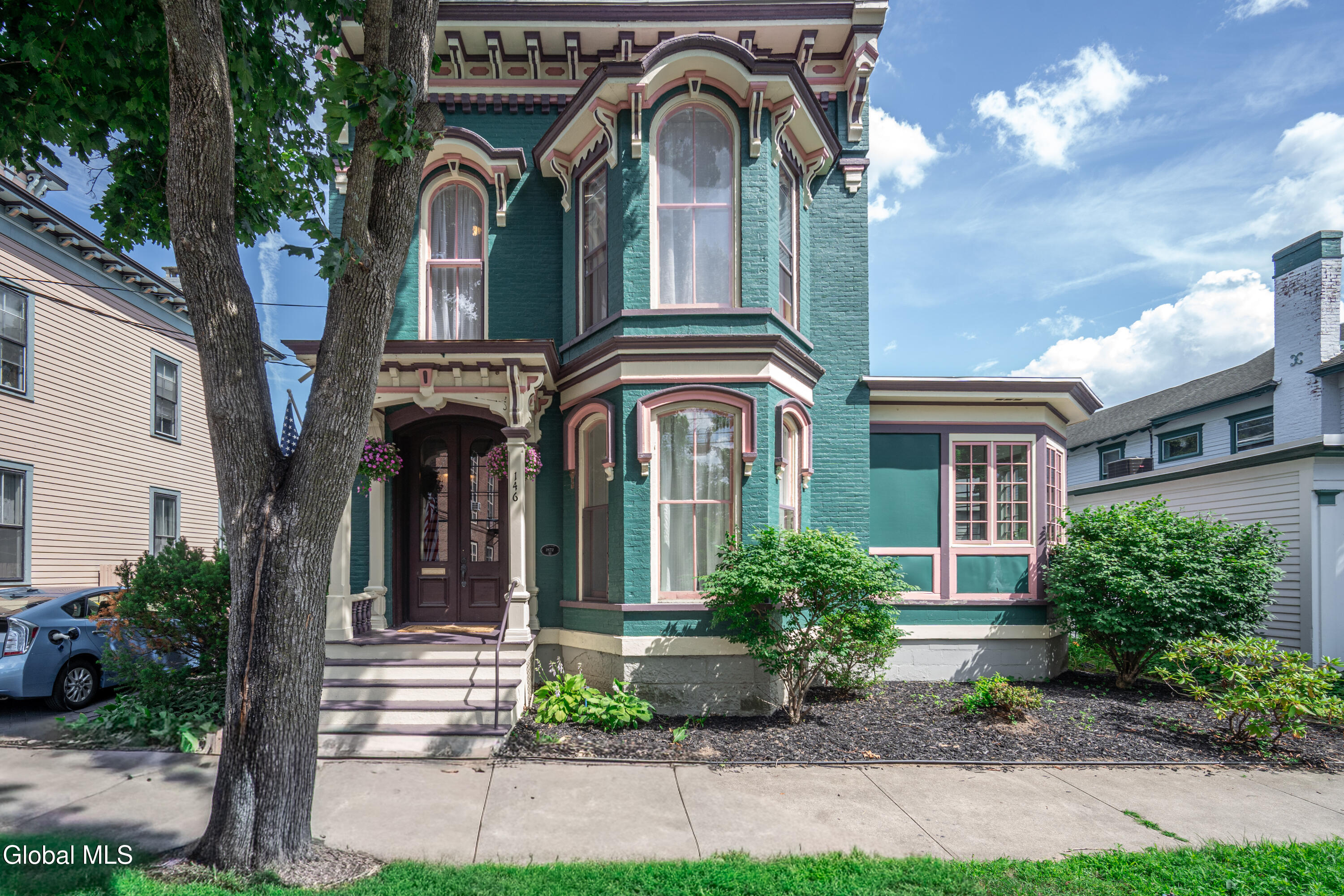 146 Regent Street Saratoga Springs NY 12866