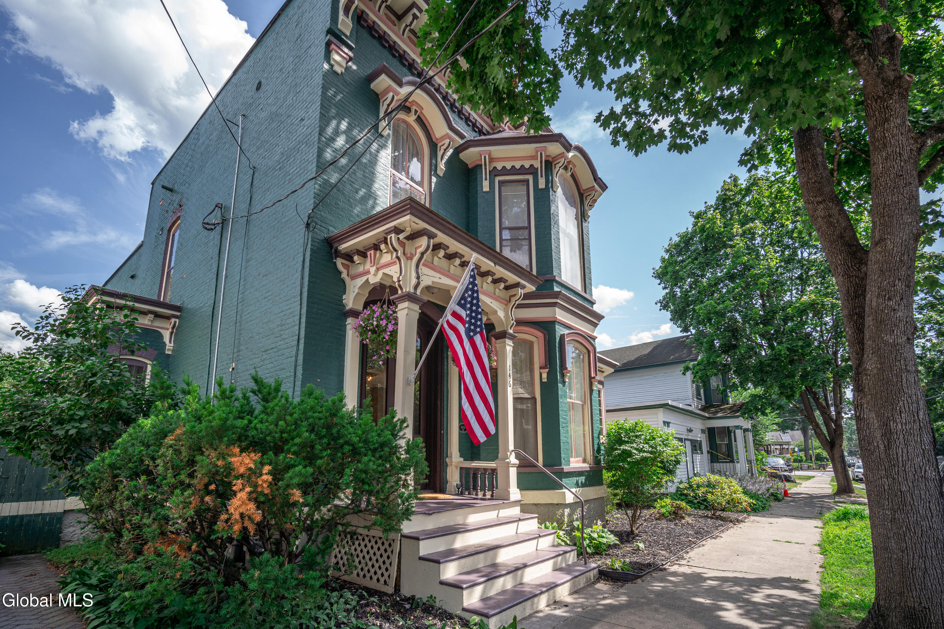 146 Regent Street Saratoga Springs NY 12866