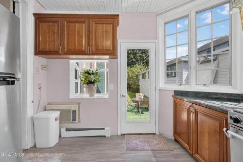 146 Regent Street Saratoga Springs NY 12866