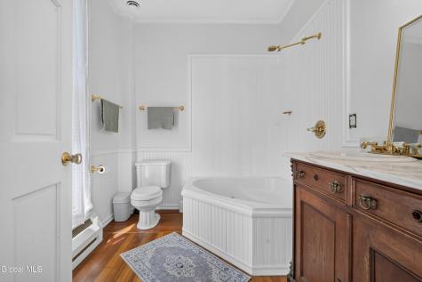146 Regent Street Saratoga Springs NY 12866