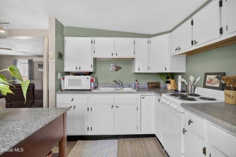 146 Regent Street Saratoga Springs NY 12866