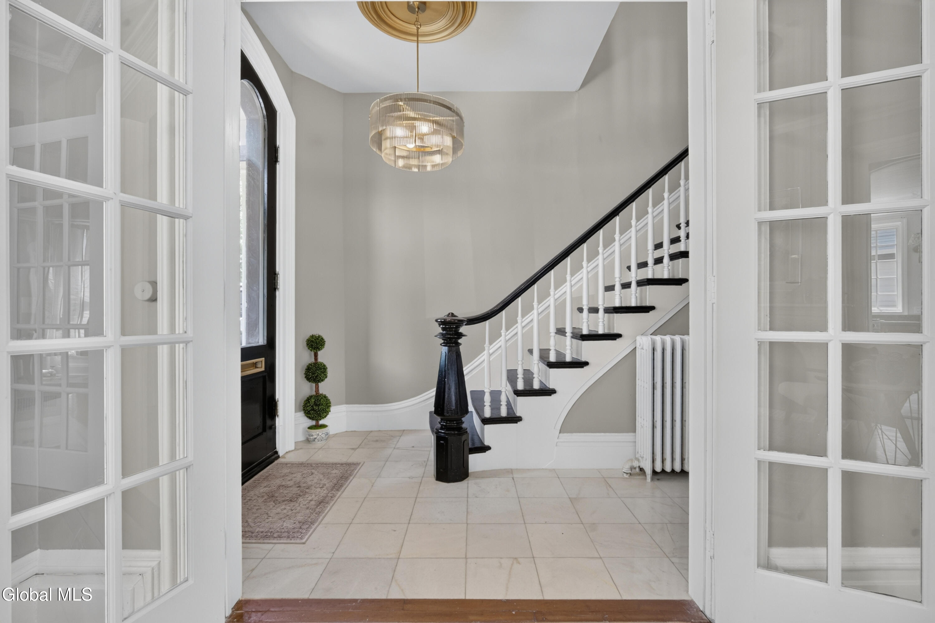 146 Regent Street Saratoga Springs NY 12866