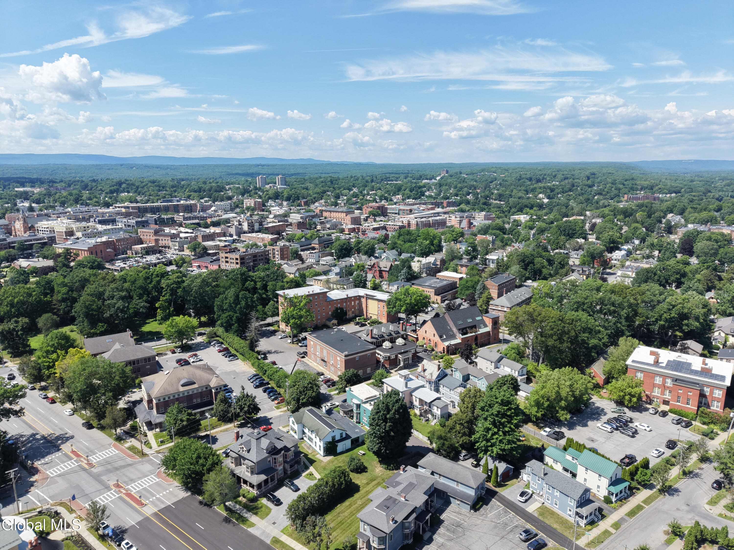 146 Regent Street Saratoga Springs NY 12866