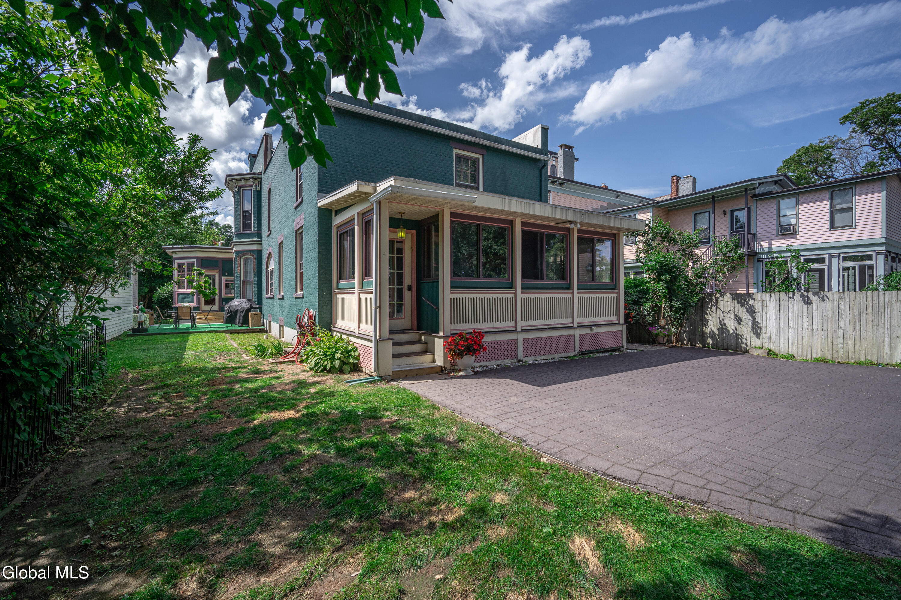 146 Regent Street Saratoga Springs NY 12866
