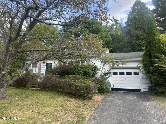 2 Crescent Lane Troy NY 12180