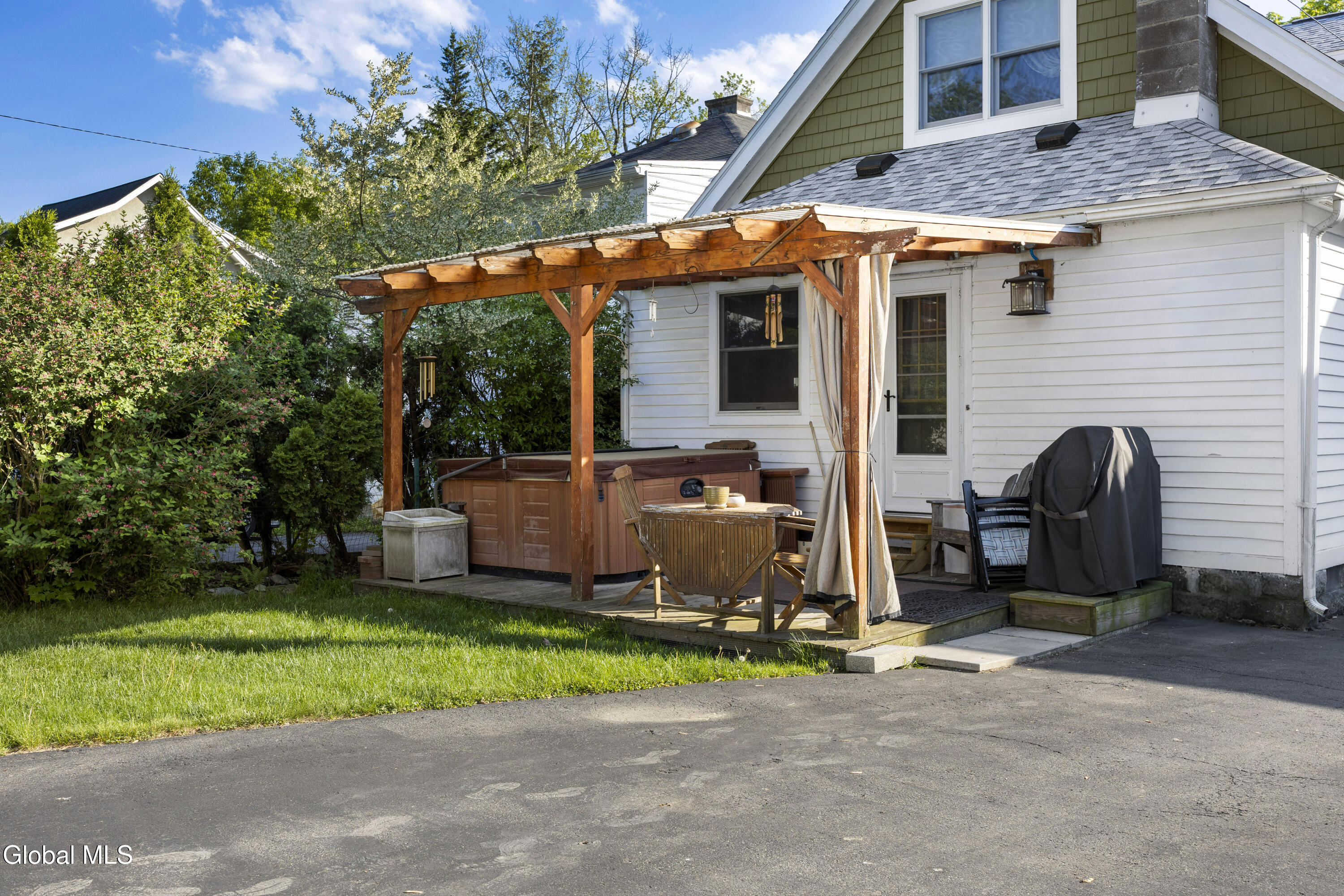 2165 Story Avenue Niskayuna NY 12309