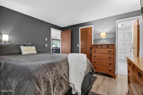 31 Glenbrook Drive Clifton Park NY 12065