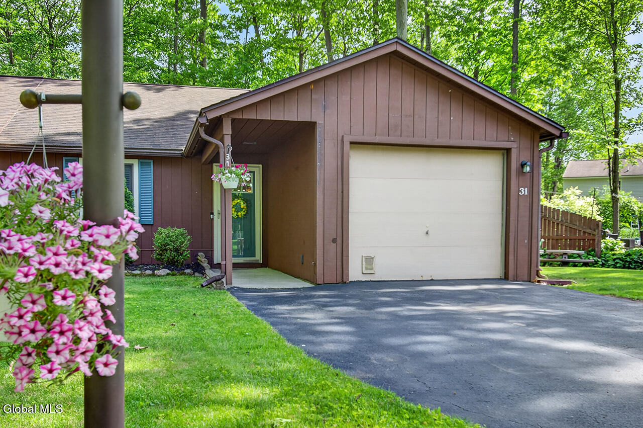 31 Glenbrook Drive Clifton Park NY 12065