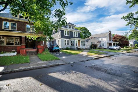1083 Brierwood Boulevard Schenectady NY 12308
