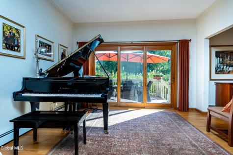 524 Macelroy Road Clifton Park NY 12065