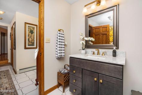 524 Macelroy Road Clifton Park NY 12065