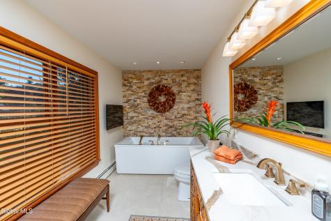 524 Macelroy Road Clifton Park NY 12065