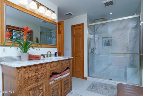 524 Macelroy Road Clifton Park NY 12065