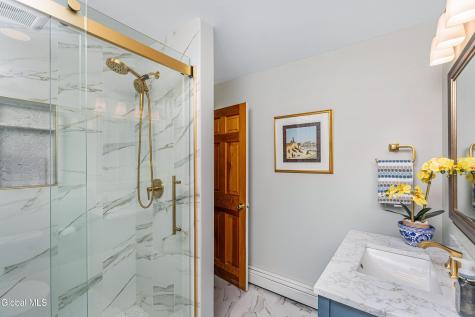 524 Macelroy Road Clifton Park NY 12065