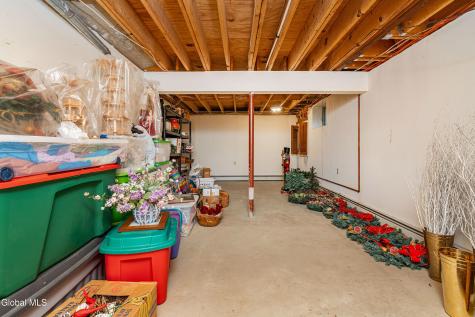 524 Macelroy Road Clifton Park NY 12065