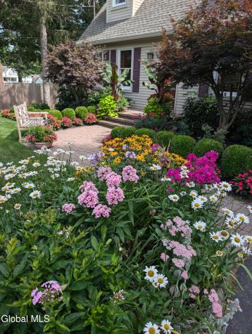 524 Macelroy Road Clifton Park NY 12065