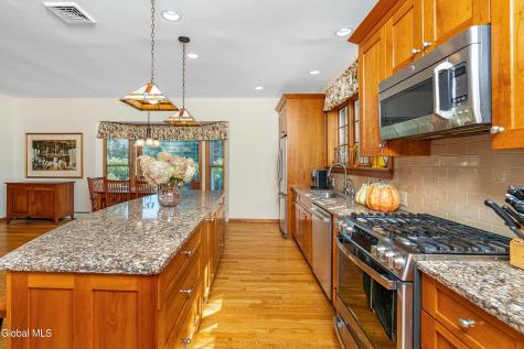 524 Macelroy Road Clifton Park NY 12065