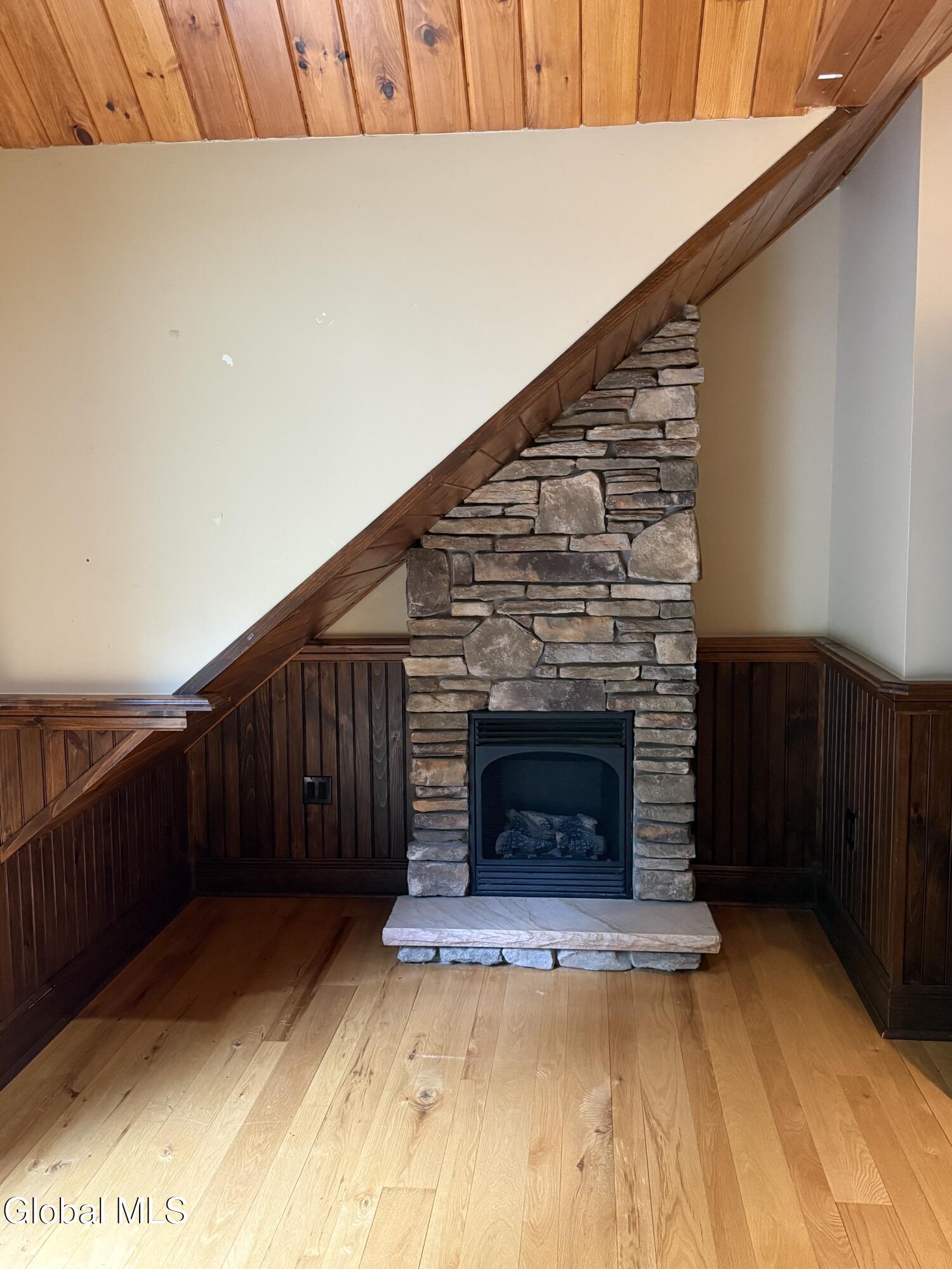 395 Hills Pond Road Hampton NY 12887