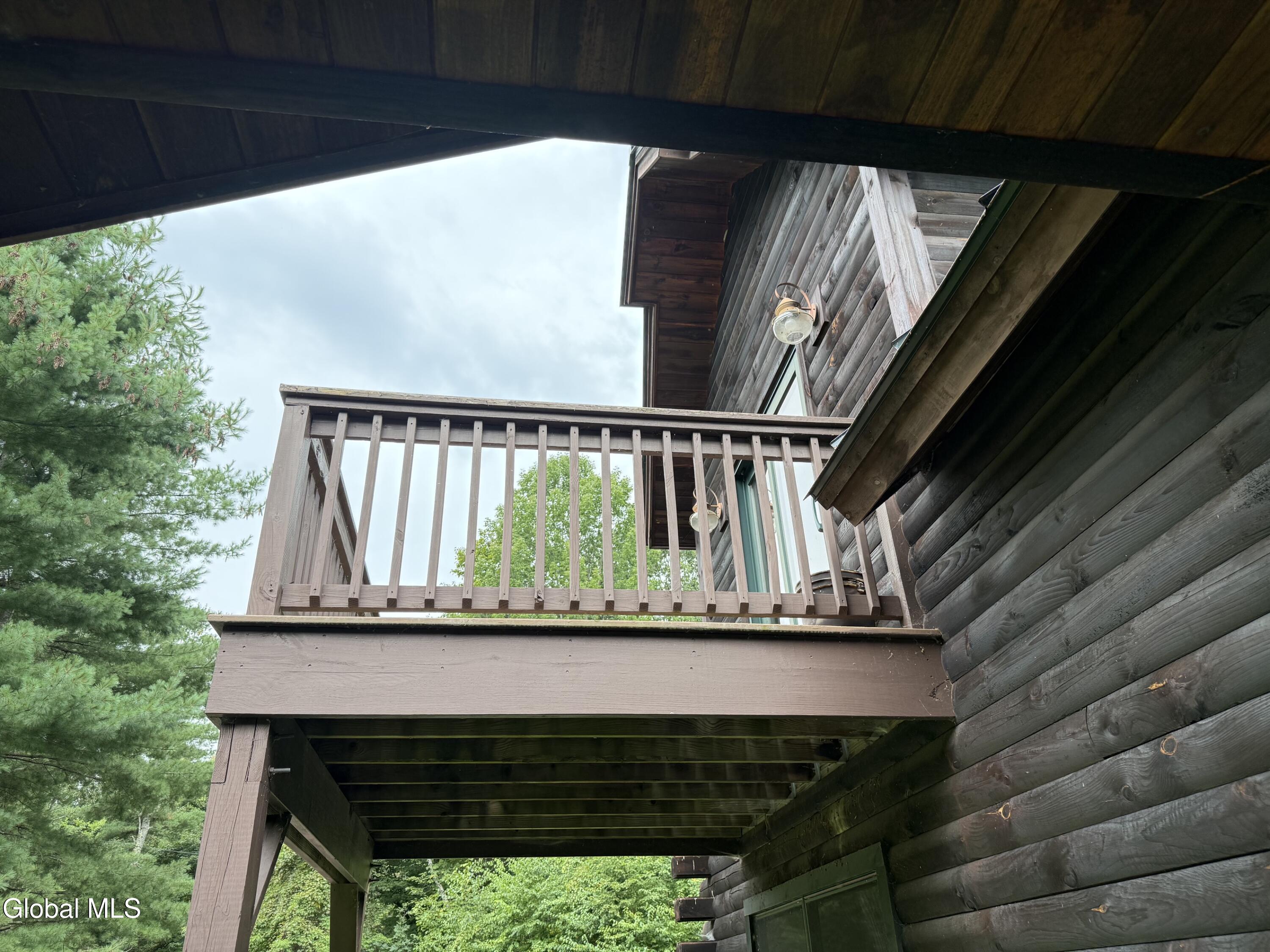 395 Hills Pond Road Hampton NY 12887