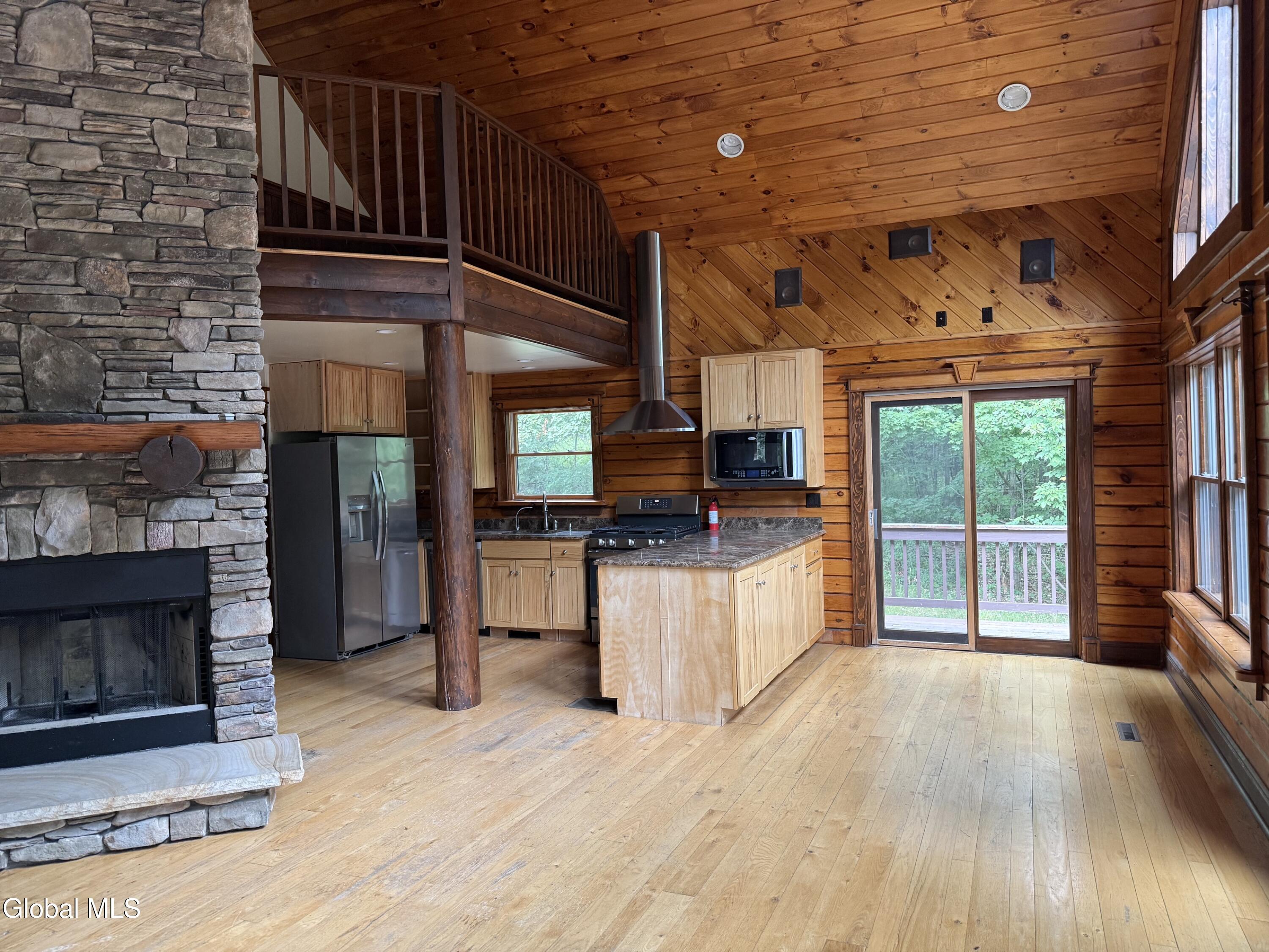 395 Hills Pond Road Hampton NY 12887