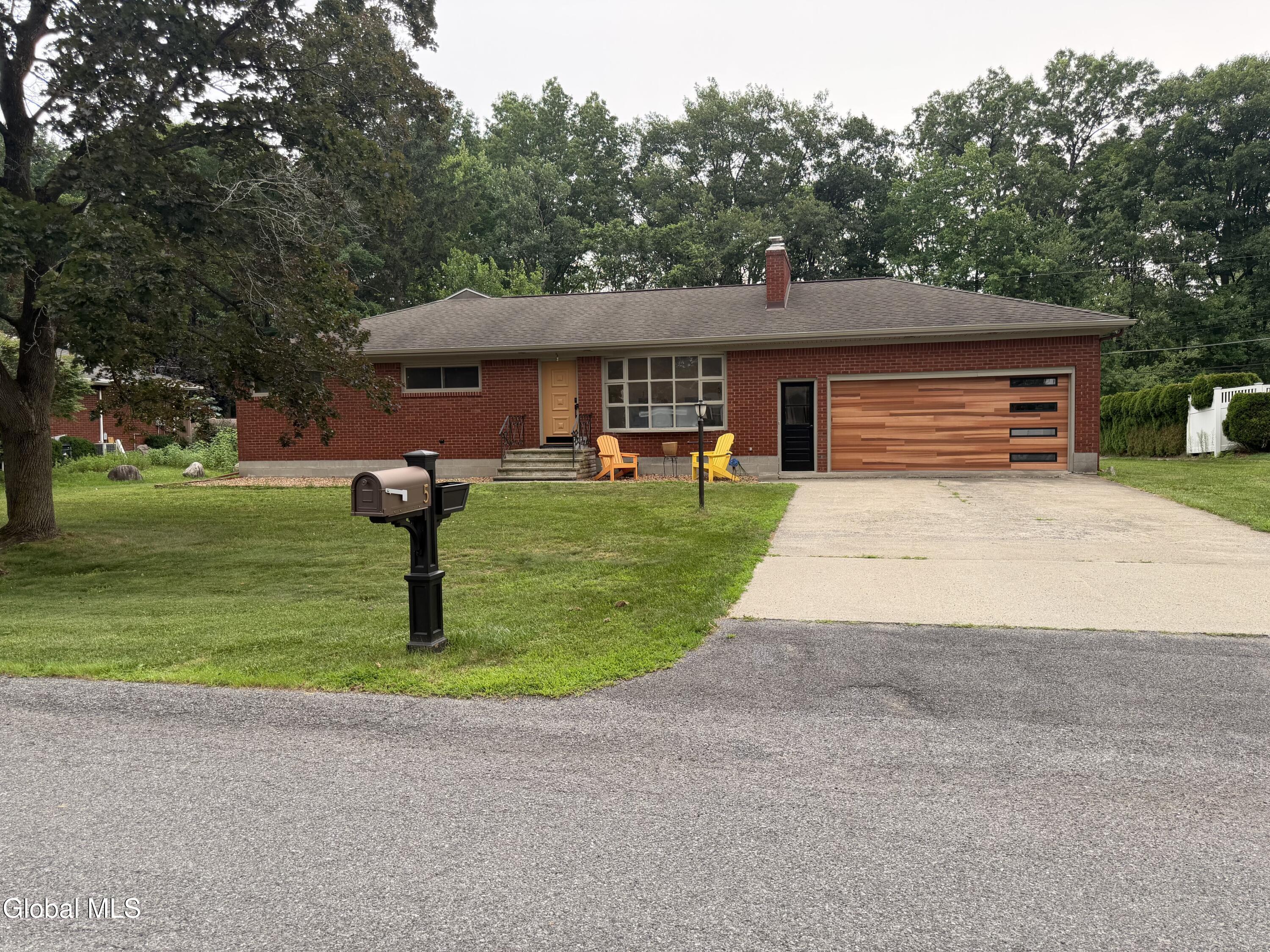 5 Linda Drive Colonie NY 12205