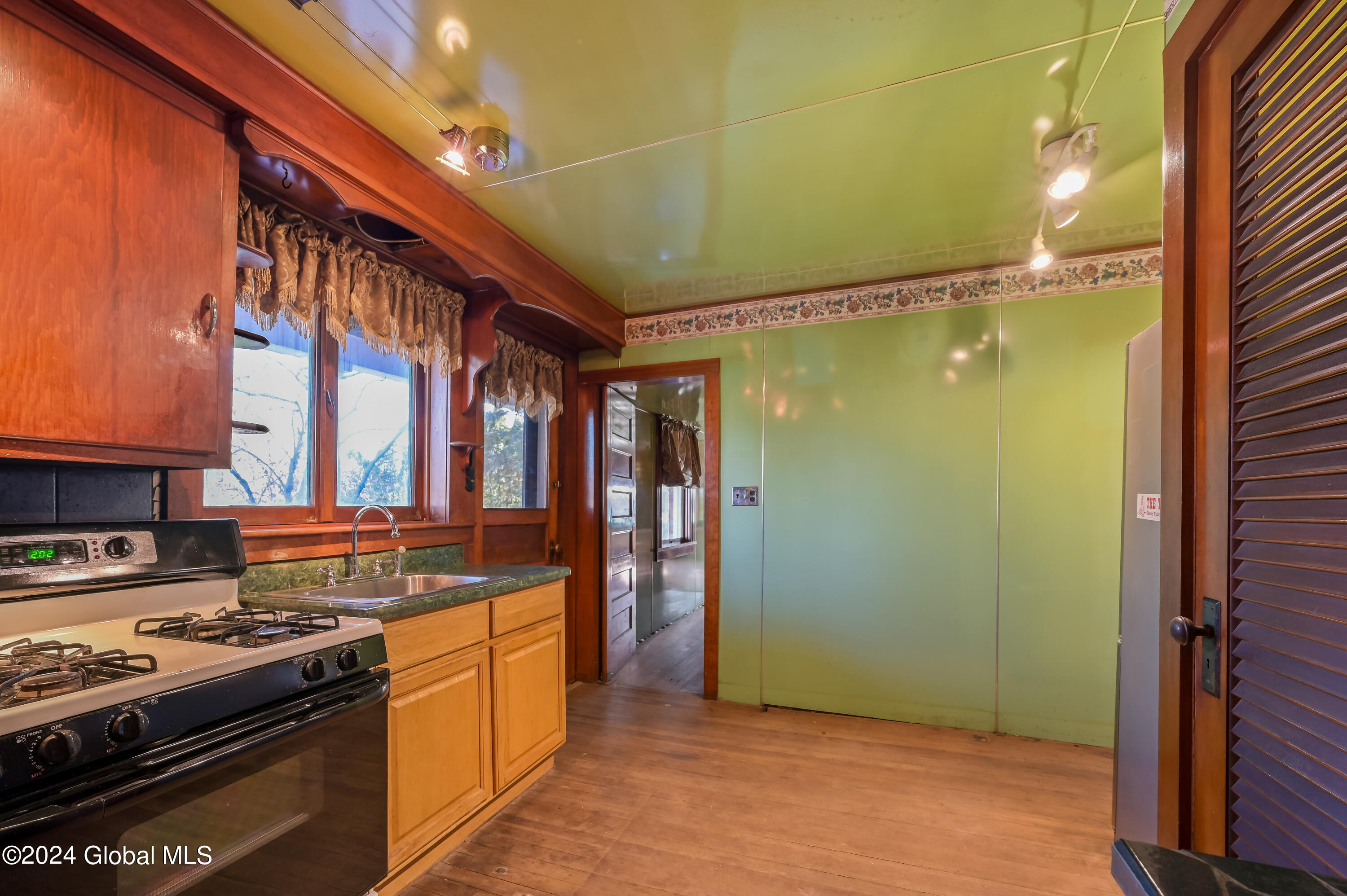 616 E Main Street Cobleskill NY 12043