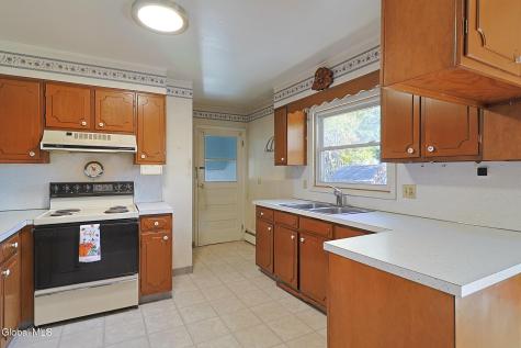 1796 Rensselaer Avenue Rotterdam NY 12303