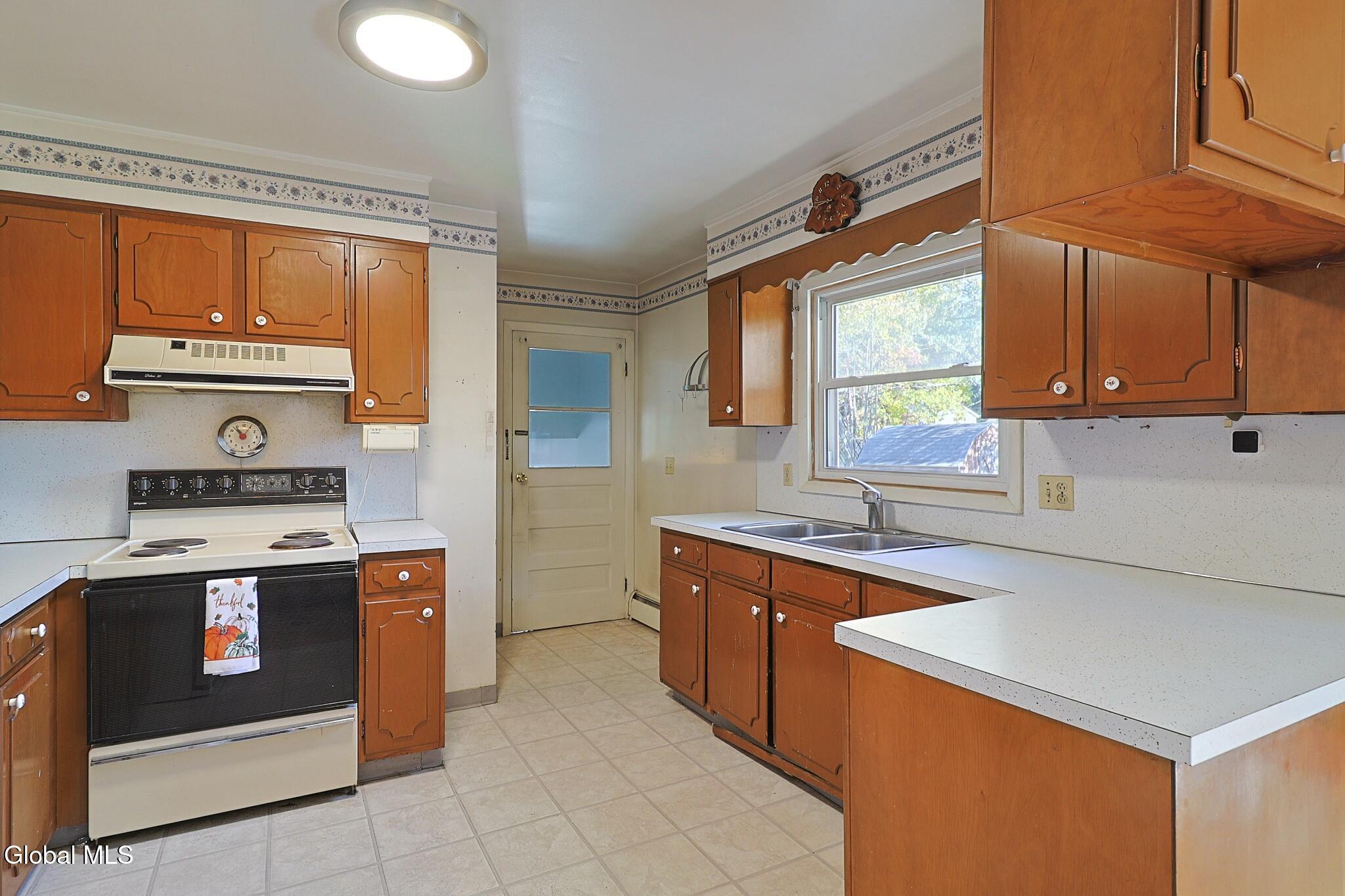1796 Rensselaer Avenue Rotterdam NY 12303