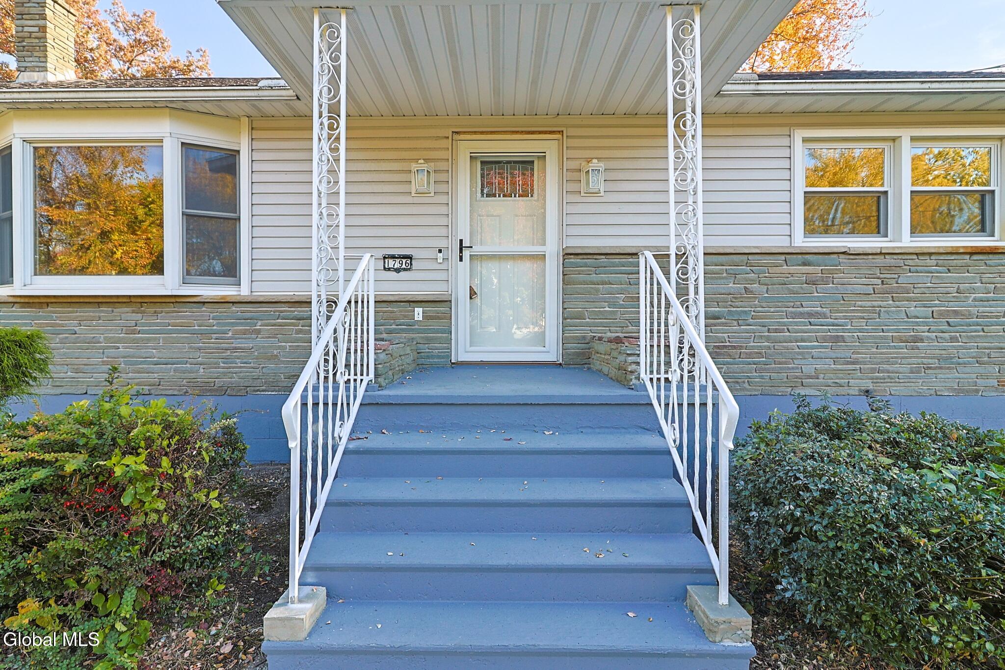 1796 Rensselaer Avenue Rotterdam NY 12303