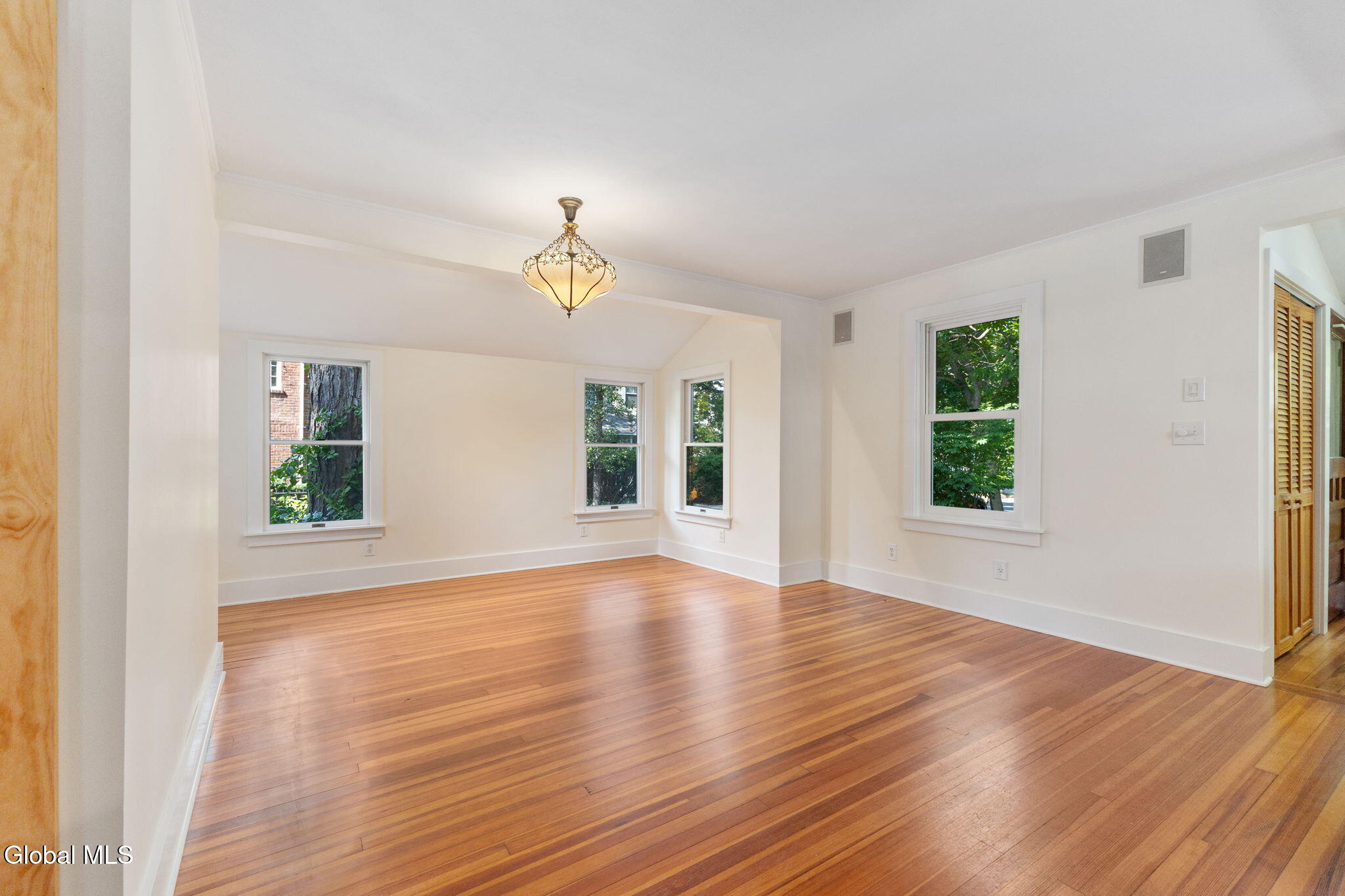 6 Pinewood Avenue Saratoga Springs NY 12866