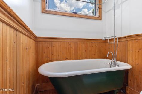 6 Pinewood Avenue Saratoga Springs NY 12866