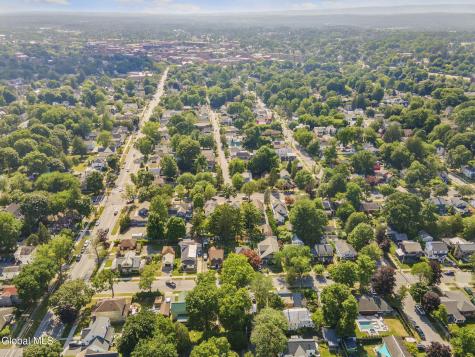 6 Pinewood Avenue Saratoga Springs NY 12866