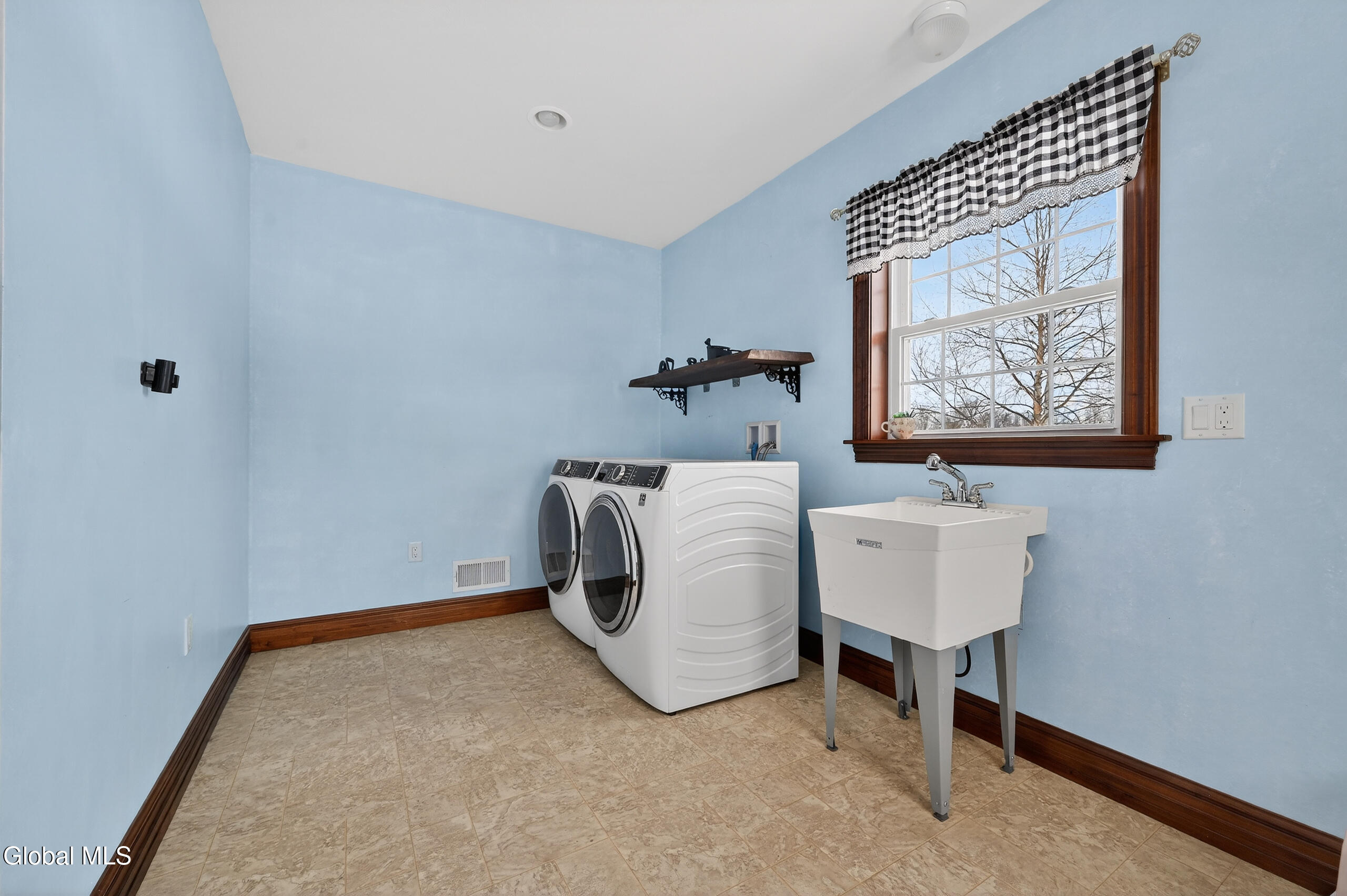 6133 Tanner Road Oriskany Falls NY 13425