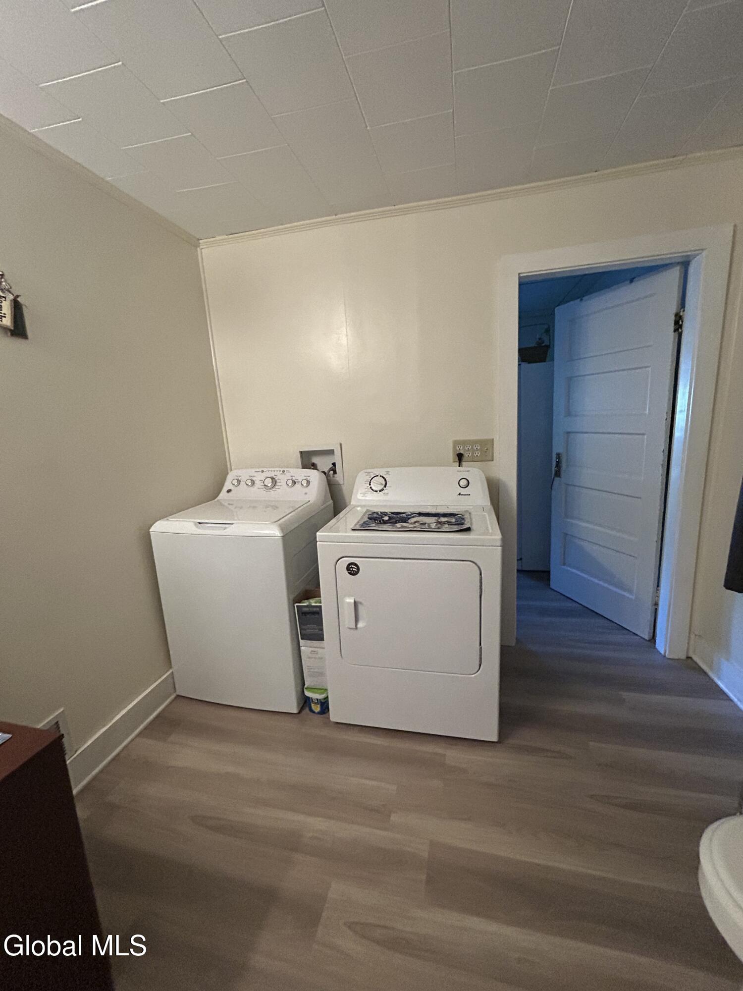 81 Ft Johnson Avenue Fort Johnson NY 12070
