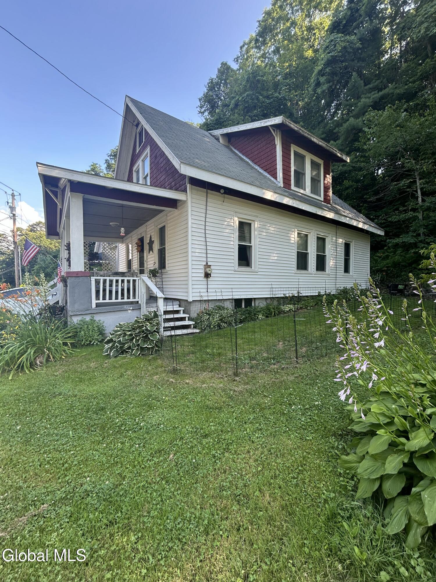 81 Ft Johnson Avenue Fort Johnson NY 12070