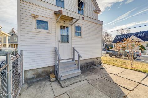 876 Thompson Street Schenectady NY 12306