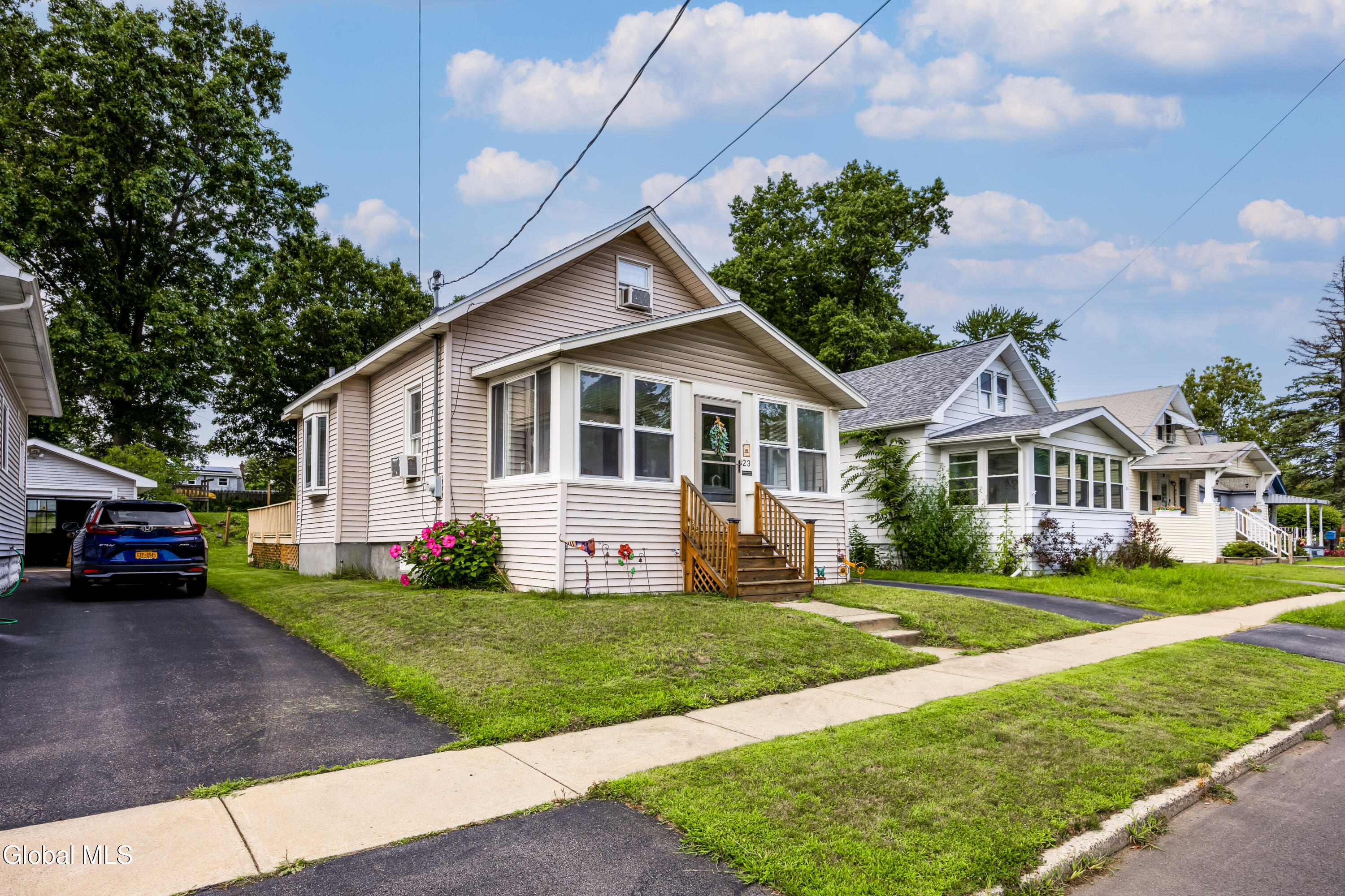 23 Elliott Avenue Schenectady NY 12304