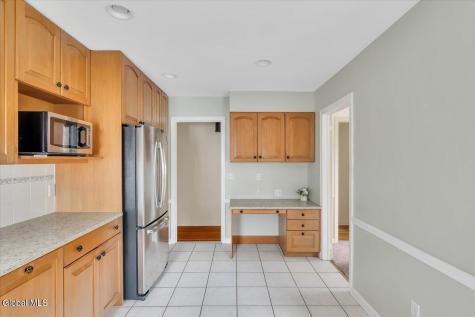 2027 Fairlawn Parkway Schenectady NY 12309