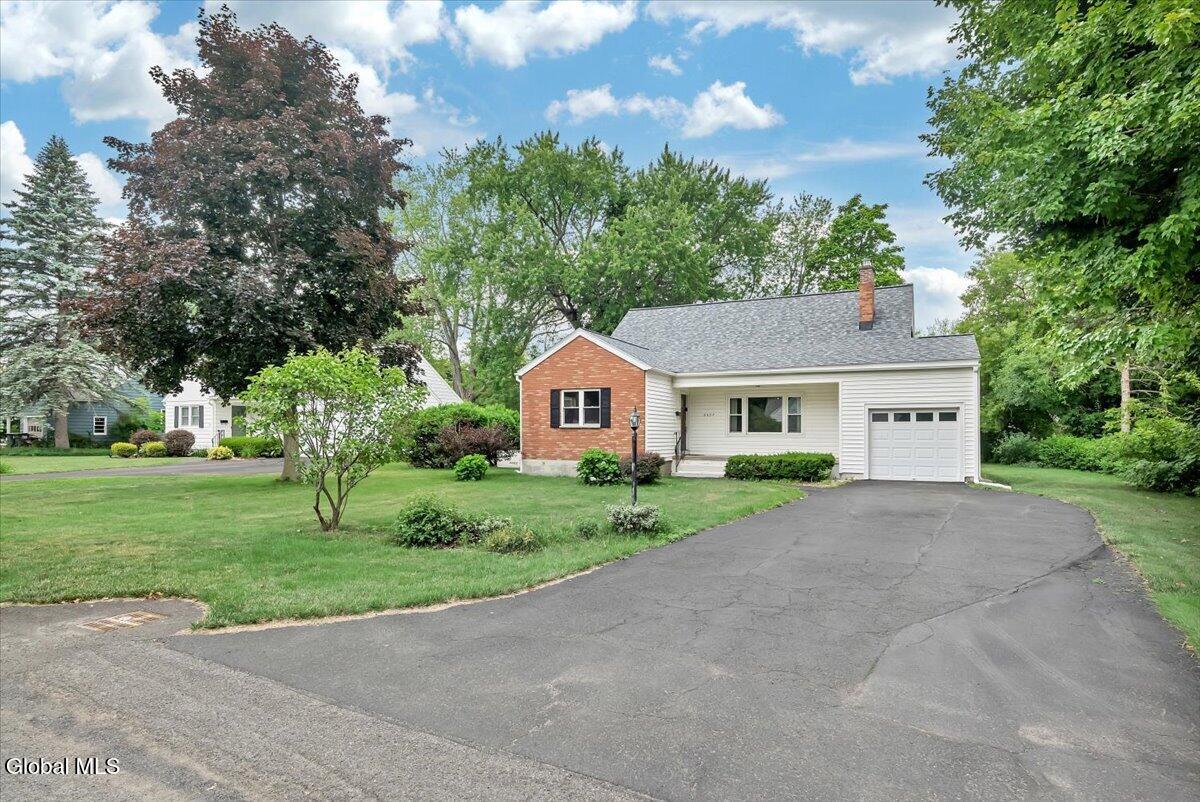 2027 Fairlawn Parkway Schenectady NY 12309