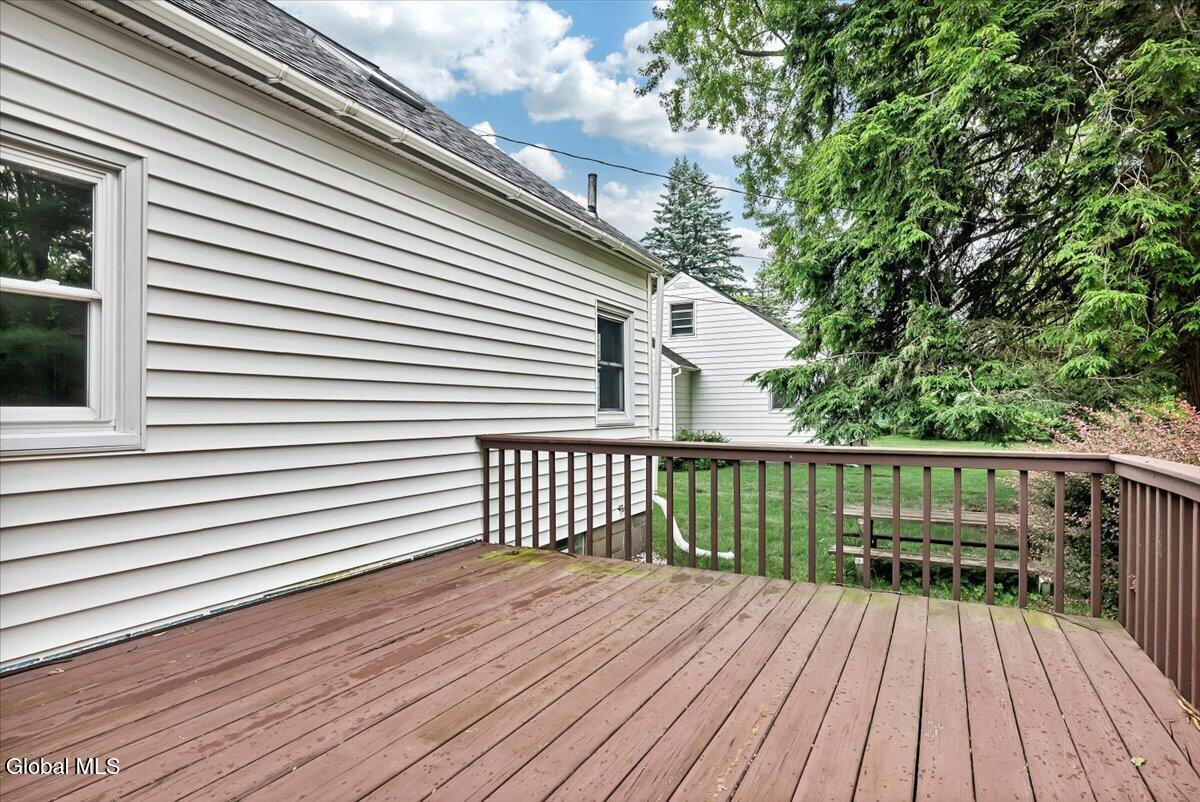 2027 Fairlawn Parkway Schenectady NY 12309