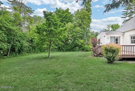 2027 Fairlawn Parkway Schenectady NY 12309