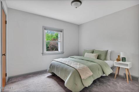 2027 Fairlawn Parkway Schenectady NY 12309