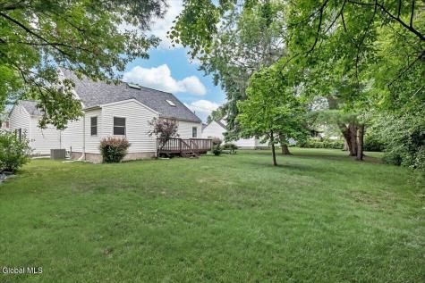 2027 Fairlawn Parkway Schenectady NY 12309