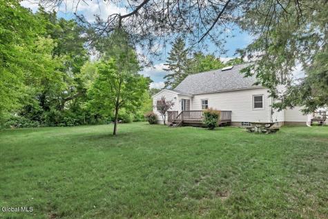 2027 Fairlawn Parkway Schenectady NY 12309