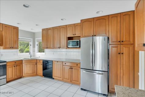 2027 Fairlawn Parkway Schenectady NY 12309