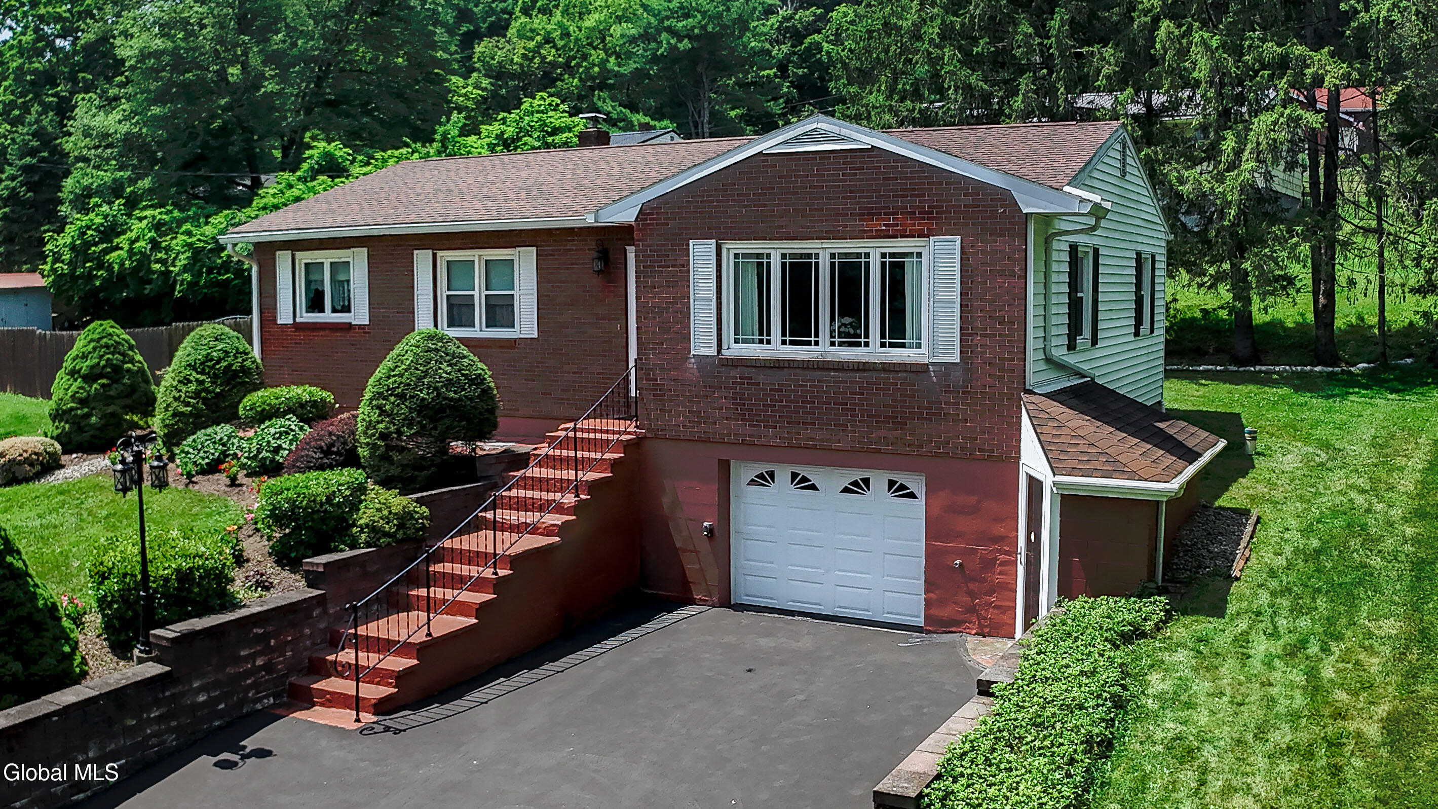 25 White Birch Lane West Coxsackie NY 12192
