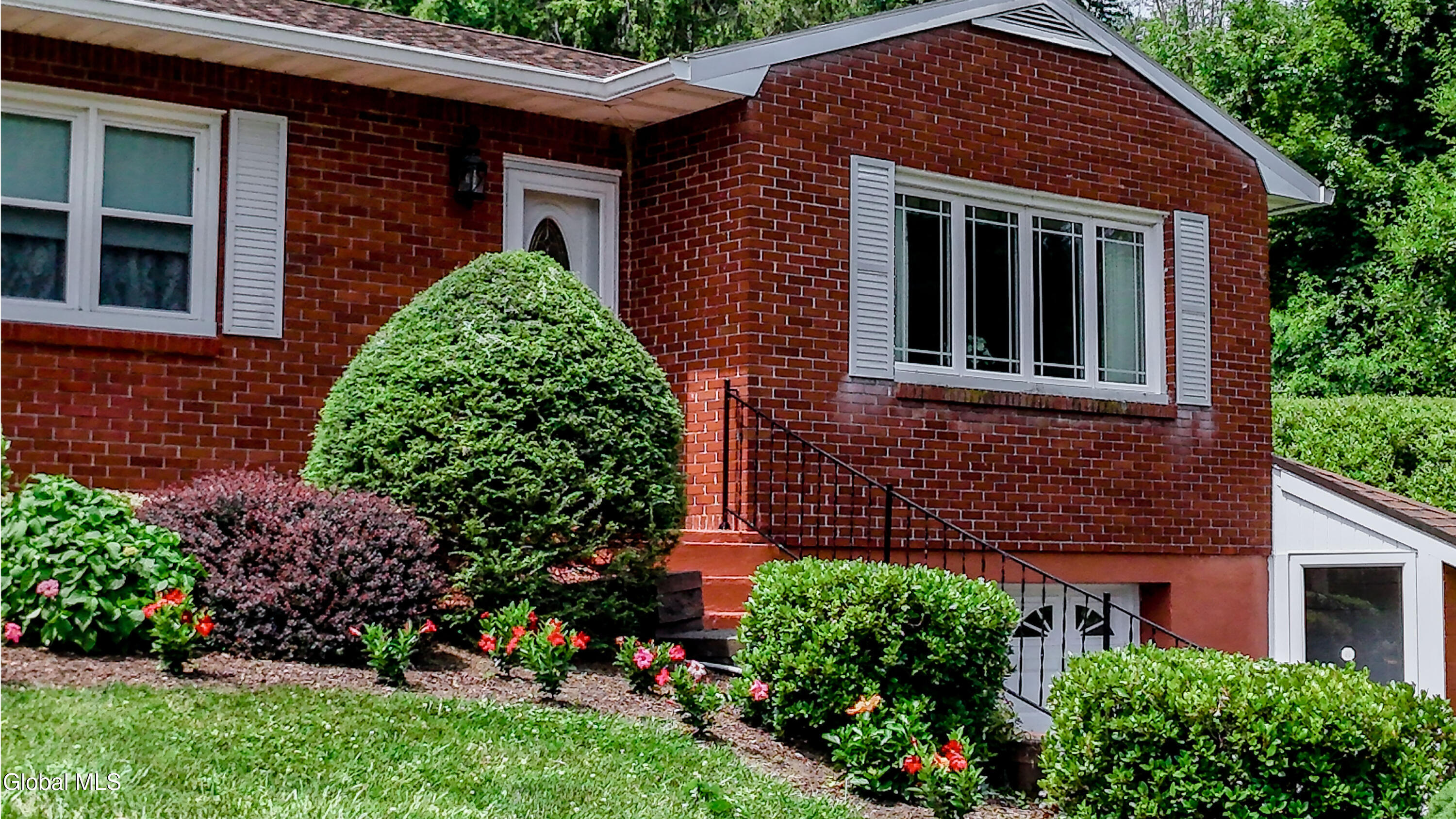 25 White Birch Lane West Coxsackie NY 12192